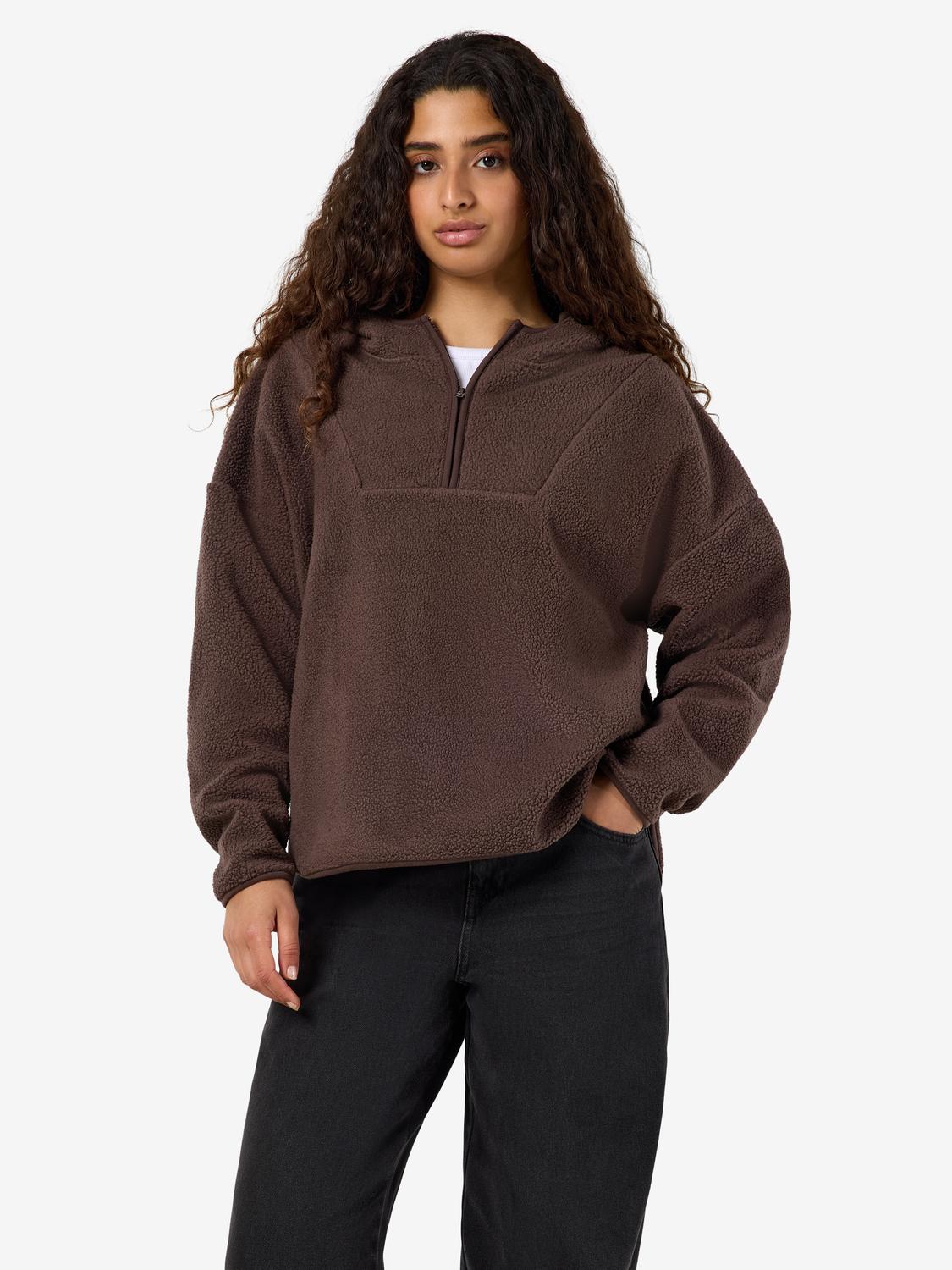 model_shot-front